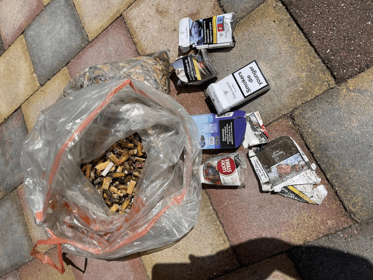 Deze sigarettenpeuken raapte KrimpenSchoon tijdens de Plastic Peukmeuk actie in Krimpen aan den IJssel.